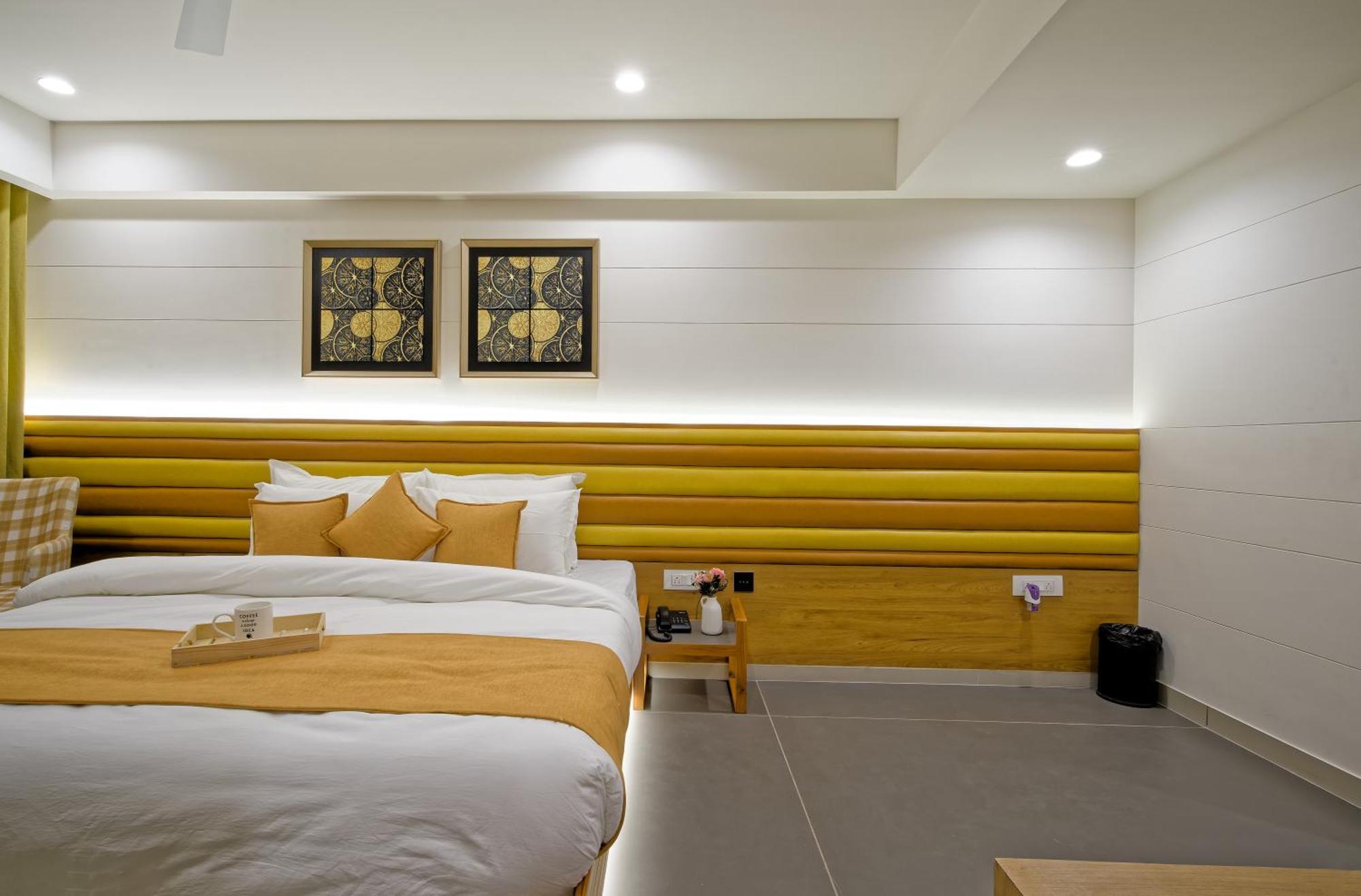 Hotel Lake Point Ahmedabad Exterior photo