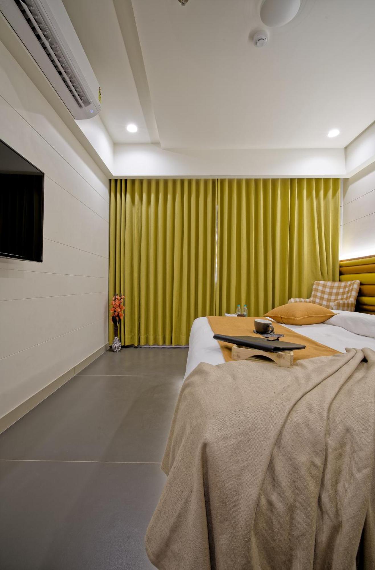 Hotel Lake Point Ahmedabad Exterior photo